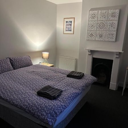 Appartamento Luton Town House Near Airport Esterno foto