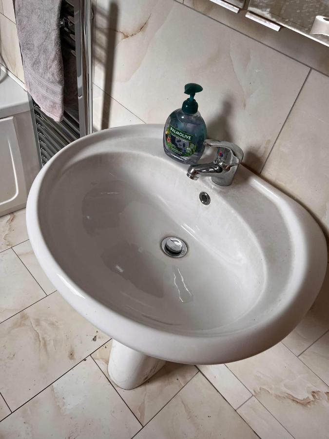 Appartamento Luton Town House Near Airport Esterno foto
