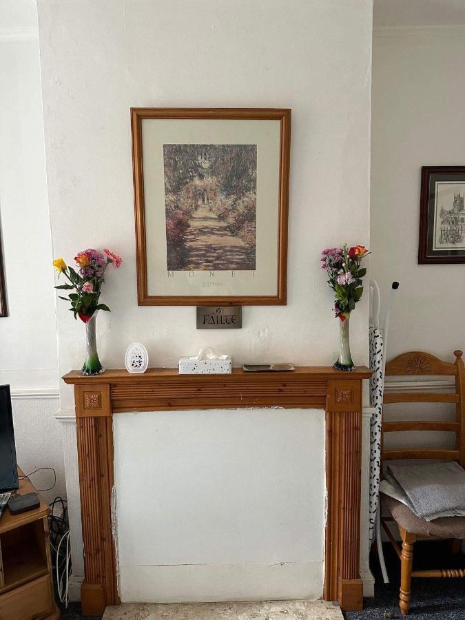 Appartamento Luton Town House Near Airport Esterno foto