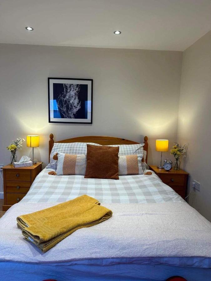 Appartamento Luton Town House Near Airport Esterno foto
