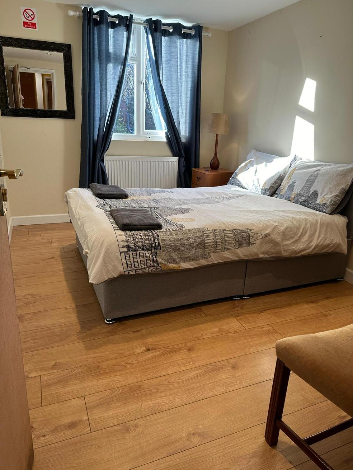 Appartamento Luton Town House Near Airport Esterno foto