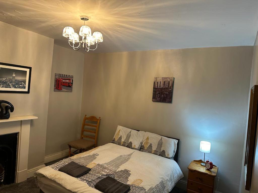 Appartamento Luton Town House Near Airport Esterno foto