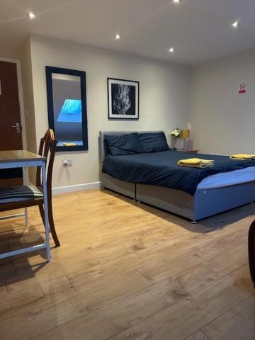 Appartamento Luton Town House Near Airport Esterno foto