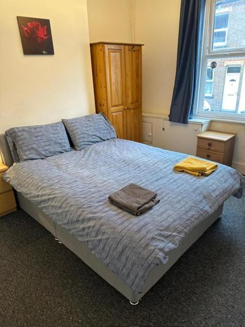 Appartamento Luton Town House Near Airport Esterno foto
