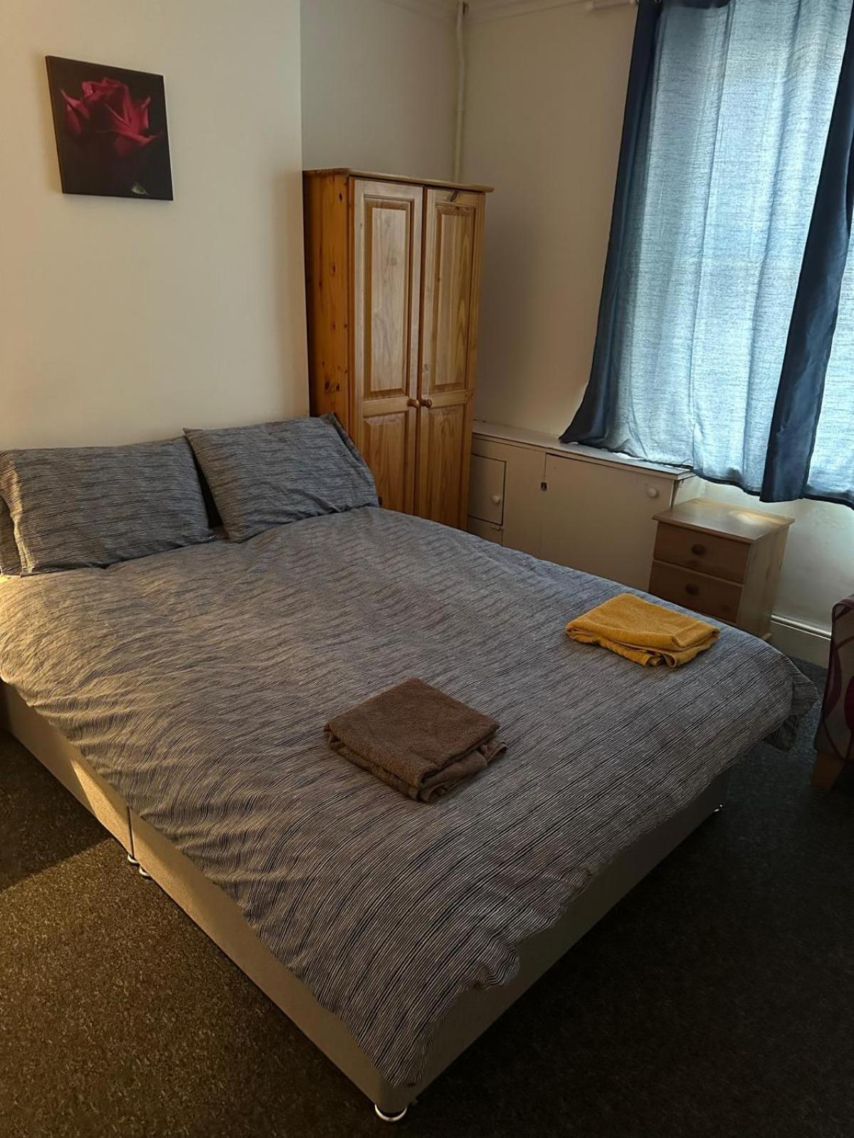 Appartamento Luton Town House Near Airport Esterno foto