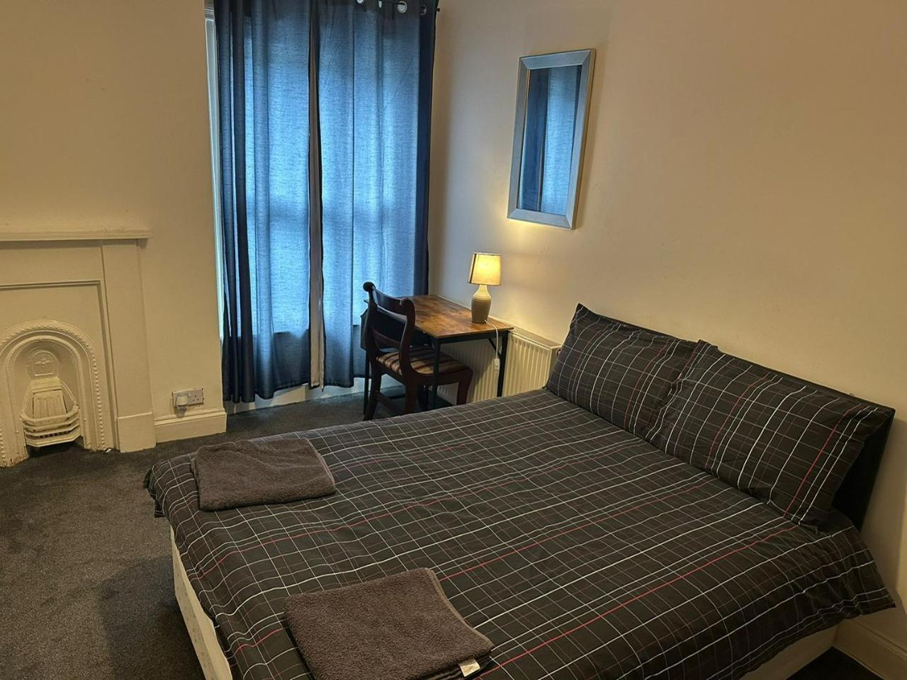 Appartamento Luton Town House Near Airport Esterno foto