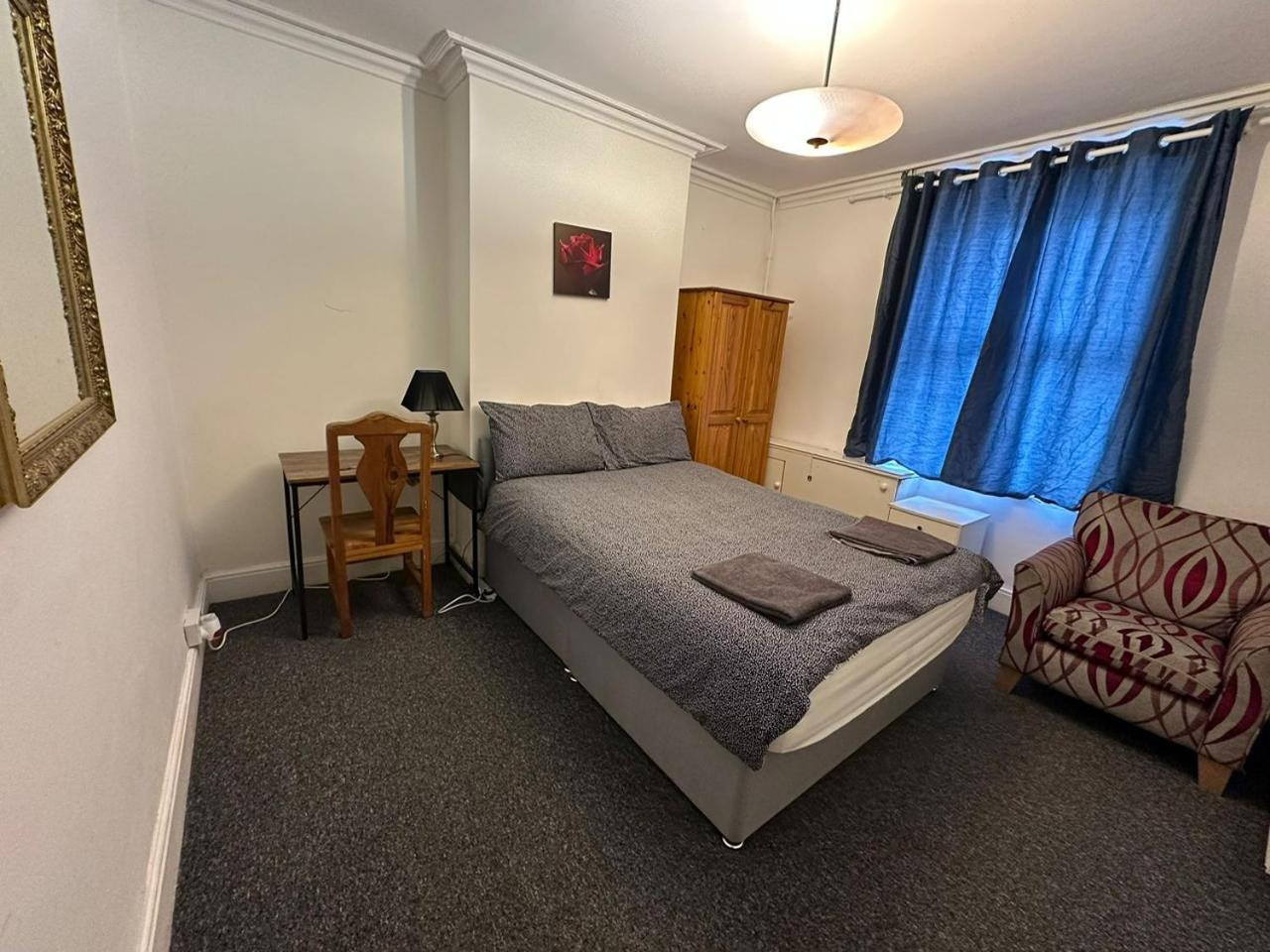 Appartamento Luton Town House Near Airport Esterno foto