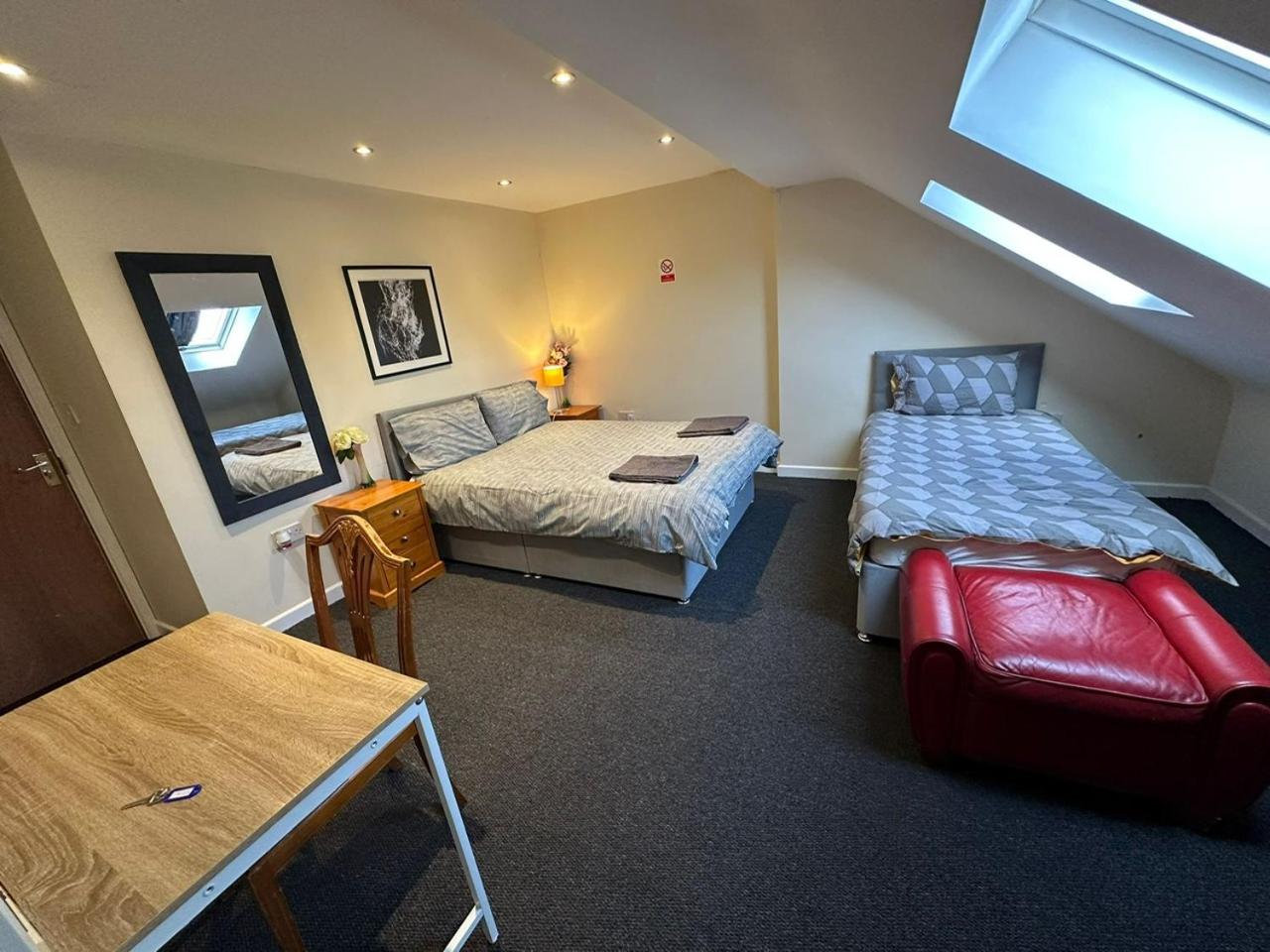 Appartamento Luton Town House Near Airport Esterno foto