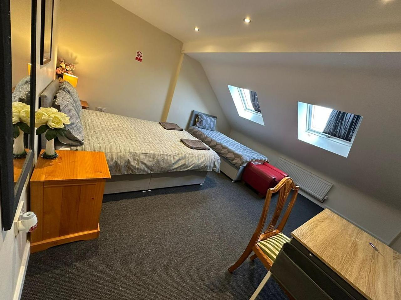 Appartamento Luton Town House Near Airport Esterno foto