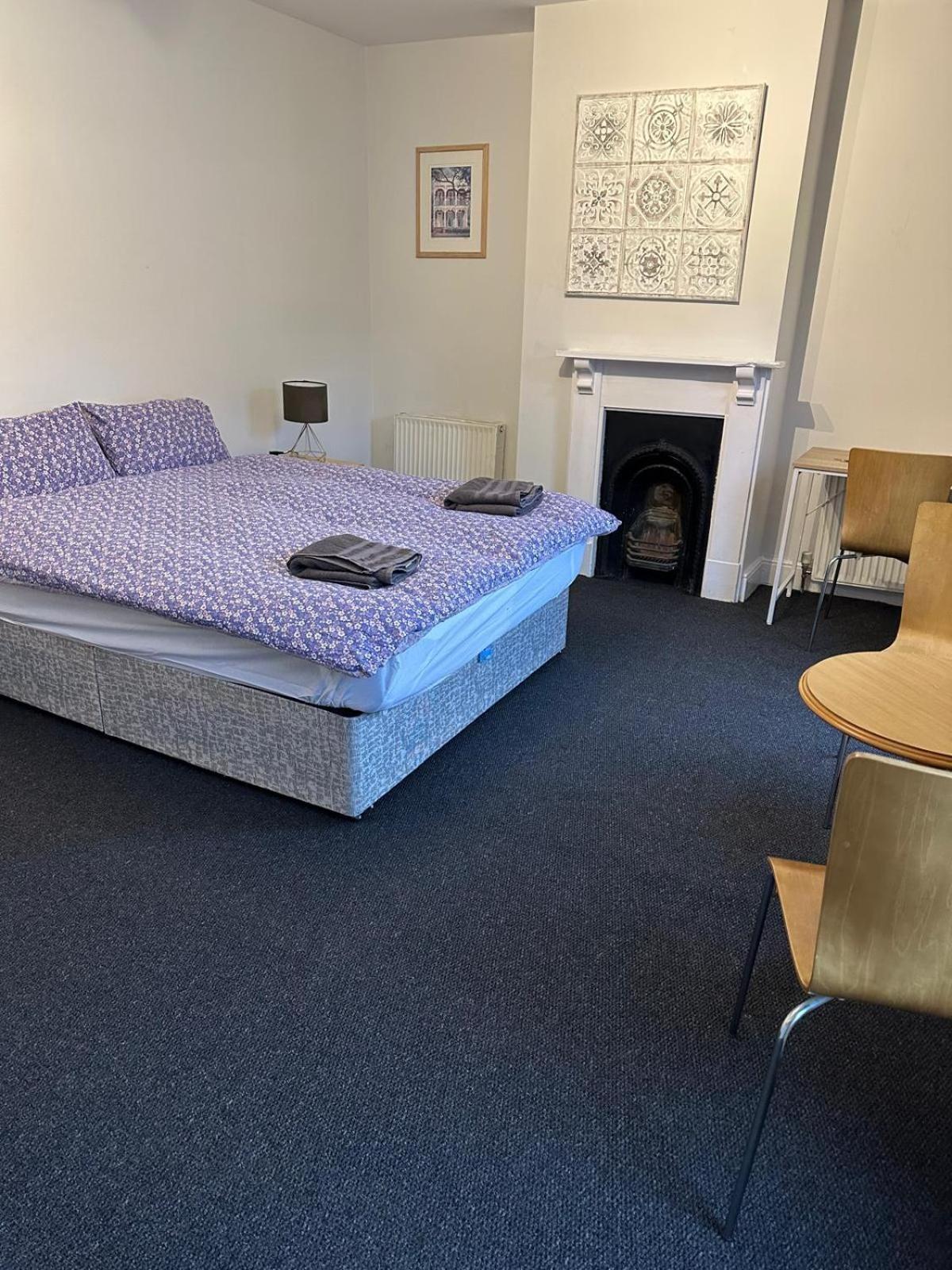 Appartamento Luton Town House Near Airport Esterno foto